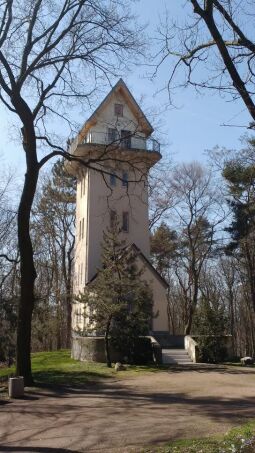 Der Aussichtsturm im Stadtpark auf dem Weinberg in Taucha.