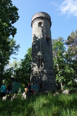 Bild: Der Siegesturm auf dem Wachberg in Waldheim.