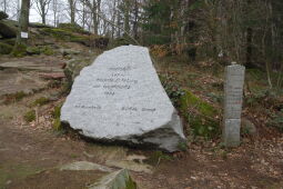 Denkstein auf dem Hochstein bei Elstra.