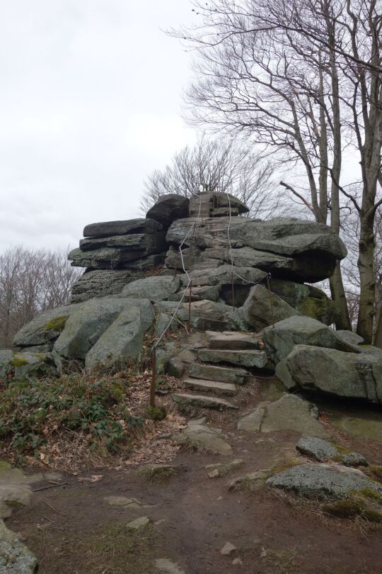 Anlagen auf dem Hochstein bei Elstra.
