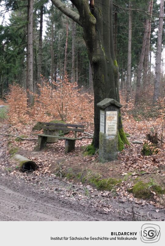 Historischer Wegweiser zum Hochstein bei Elstra.