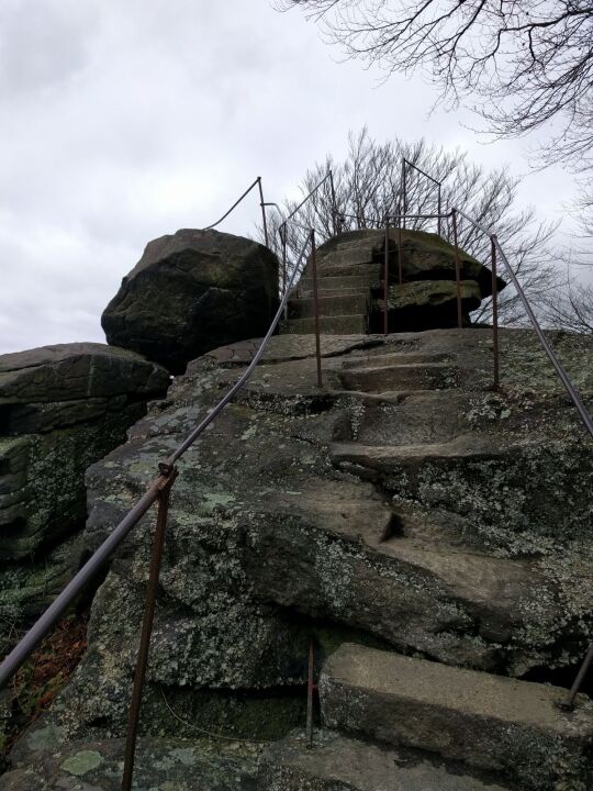 Anlagen auf dem Hochstein bei Elstra.
