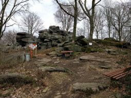 Anlagen auf dem Hochstein bei Elstra.