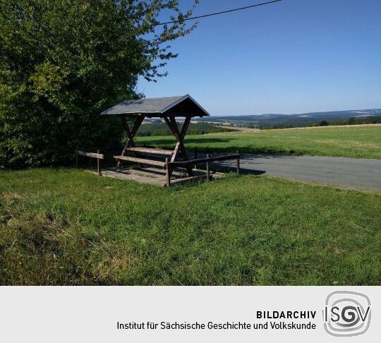 Aussichtspunkt an der Bergstraße in Arnsgrün im Vogtland.