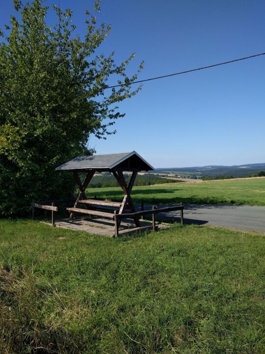 Aussichtspunkt an der Bergstraße in Arnsgrün im Vogtland.