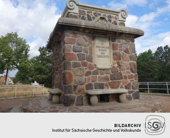 Aussichtsterrasse an der Bismarcksäule in Cossebaude.