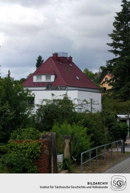 Private Wohnhäuser mit Dachreiter im Umfeld der Bismarcksäule in Cossebaude.