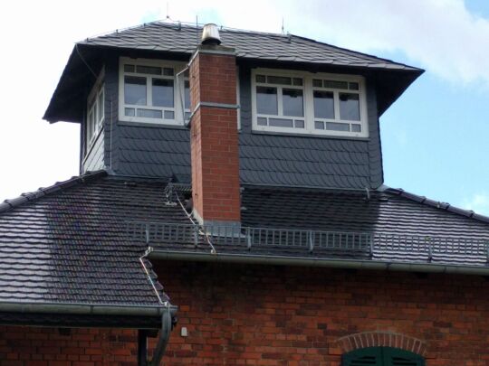 Private Wohnhäuser mit Dachreiter im Umfeld der Bismarcksäule in Cossebaude.