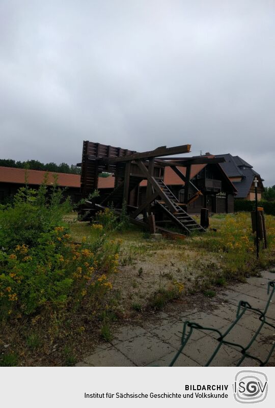 Der gefällte Aussichtsturm Zum Fernblick in Zwickau-Marienthal.