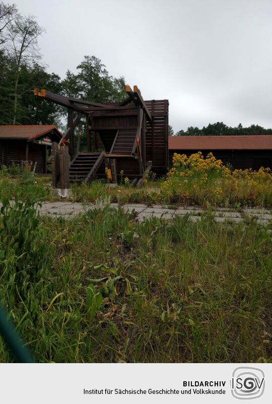 Der gefällte Aussichtsturm Zum Fernblick in Zwickau-Marienthal.