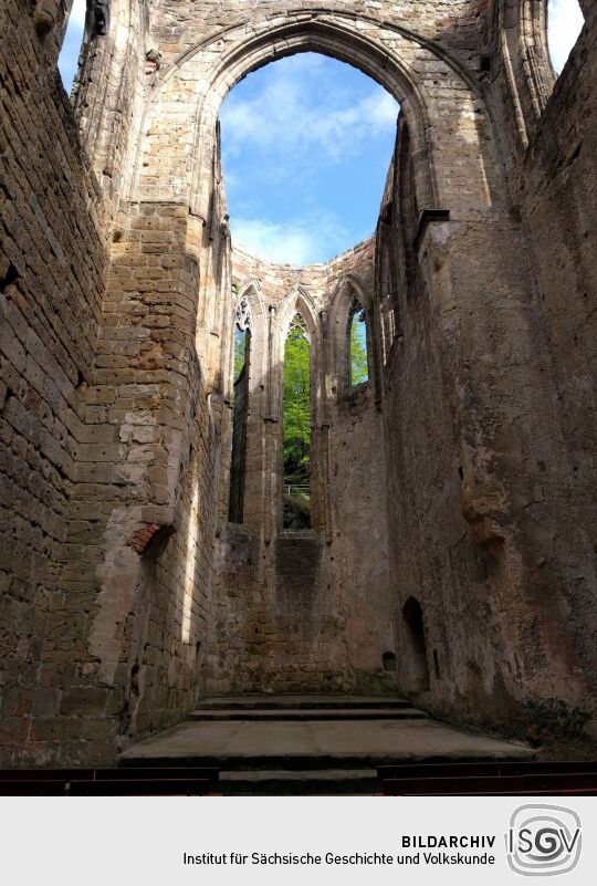 In der Ruine der Klosterkirche auf dem Berg Oybin.