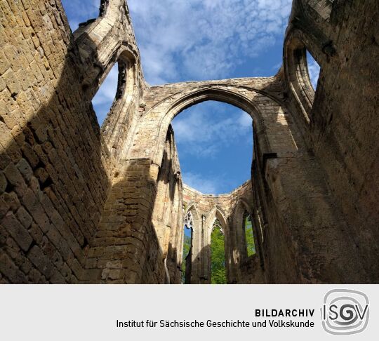 In der Ruine der Klosterkirche auf dem Berg Oybin.