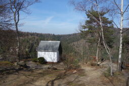 Das Häuschen der Camera obscura auf dem Berg Oybin.