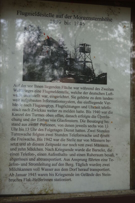 Infotafel zur Luftbeobachtungsstelle auf der Morgensternhöhe bei Ansprung.