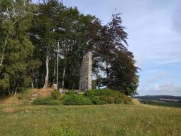 Gefallenendenkmal  an der Morgensternhöhe bei Ansprung.