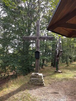 Gipfelkreuz auf der Morgensternhöhe bei Ansprung.