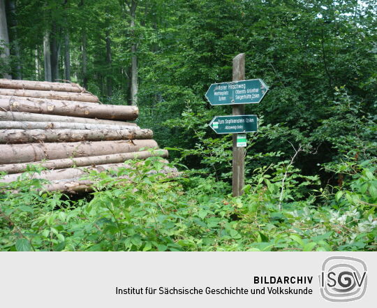 Wegweiser am Bruchbergweg bei Olbernhau.