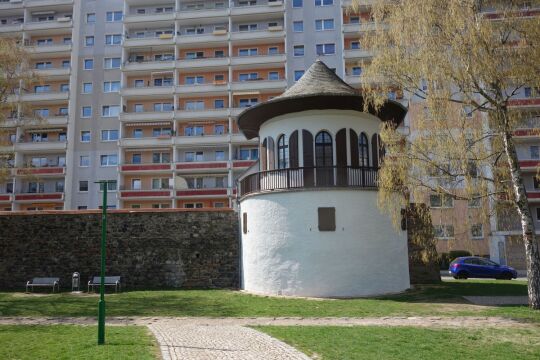 Der alte Pulverturm an der Zwickauer Mulde in Zwickau.