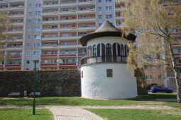 Der alte Pulverturm an der Zwickauer Mulde in Zwickau.