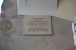 Bild: Inschrift an Görlitzer Wohnhaus.