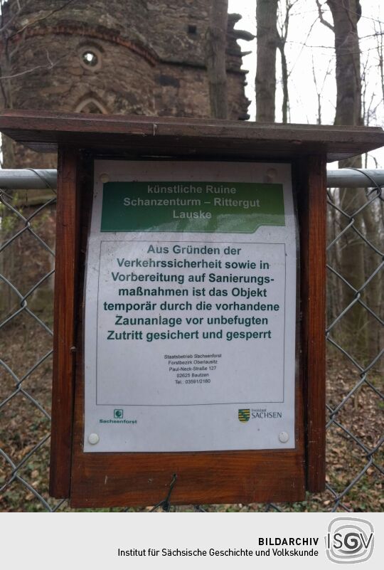 Infotafel am Wartturm auf der Schanze in Lauske.