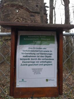 Infotafel am Wartturm auf der Schanze in Lauske.