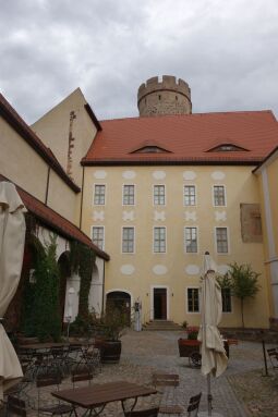 Bild: Im Hof der Burg Gnandstein bei Frohburg.