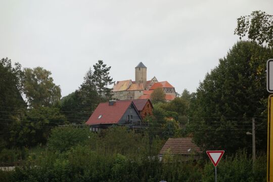 Blick zur Burg Schönfels in Lichtentanne-Schönfels.