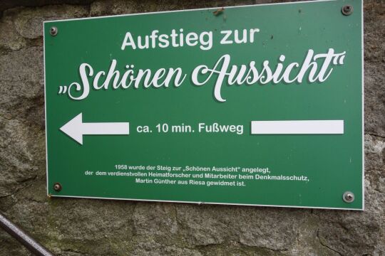 Wegweiser zur Schönen Aussicht in Diesbar-Seußlitz.