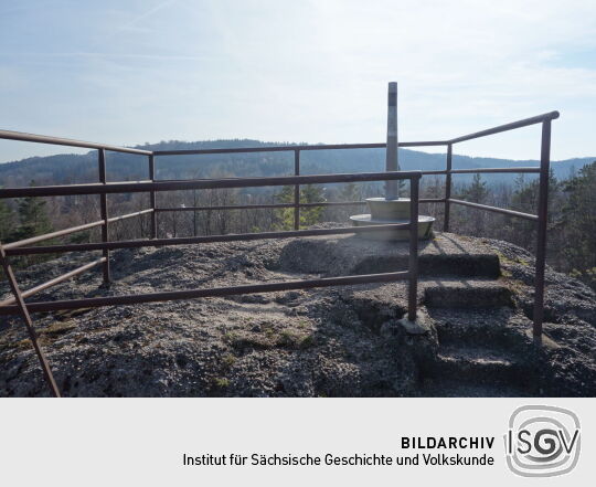 Aussichtsplateau auf dem Hieronymusstein in Jonsdorf im Zittauer Gebirge.