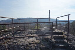 Aussichtsplateau auf dem Hieronymusstein in Jonsdorf im Zittauer Gebirge.