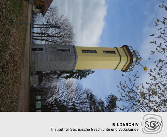 Der Aussichtsturm auf dem Monumentberg bei Hohendubrau-Groß Radisch.