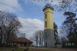 Der Aussichtsturm auf dem Monumentberg bei Hohendubrau-Groß Radisch.