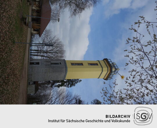 Der Aussichtsturm auf dem Monumentberg bei Hohendubrau-Groß Radisch.