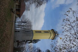 Der Aussichtsturm auf dem Monumentberg bei Hohendubrau-Groß Radisch.