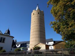 Der Bergfried Dicker Heinrich auf Schloss Wildeck in Zschopau.