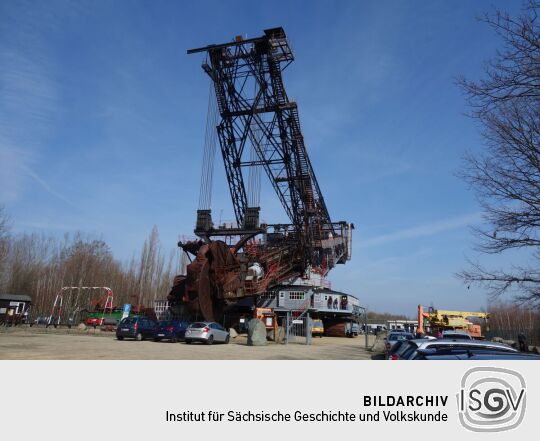 Der Schaufelradbagger 1452 SRs 1200 auf dem Ausstellungsgelände am ehemaligen Tagebau Berzdorf bei Görlitz.