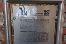 Bild: Infotafel am Nikolaiturm in Görlitz.