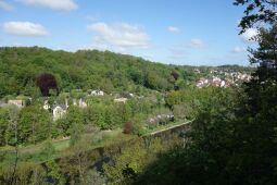 Ausblick von der Terrasse der ehemaligen Gaststätte Goldene Höhe in Waldheim über die Zschopau.