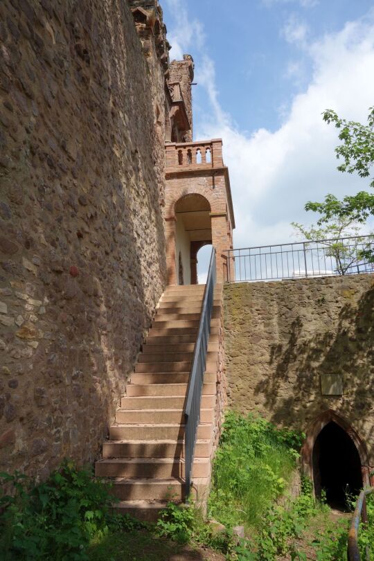 Die Aussichtsruine am Miruspark in Leisnig.