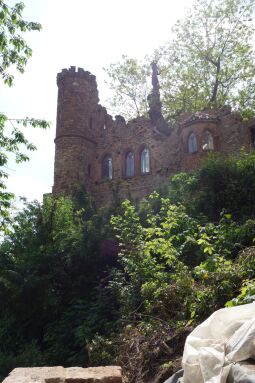 Die Aussichtsruine am Miruspark in Leisnig.