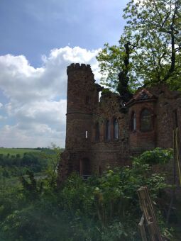 Die Aussichtsruine am Miruspark in Leisnig.