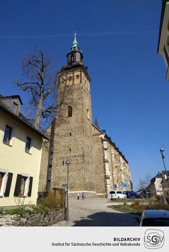 Die Kirche St. Wolfgang in Schneeberg.