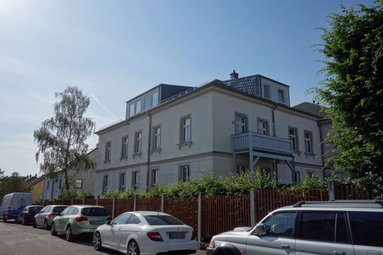 Das ehemalige Ballhaus und Hotel Alberthöhe in Dresden-Klotzsche ist heute eine Wohnanlage.