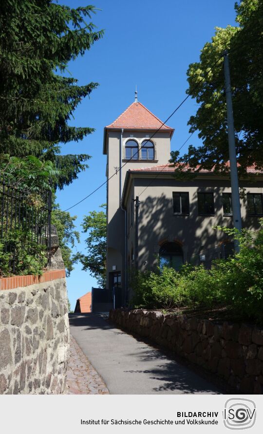Der ehemalige Gasthof Braunes Etablissement in Dresden-Dölzschen ist heute Schulhort und Kindergarten.