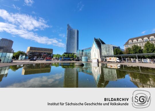 Das City-Hochhaus am Augustusplatz in Leipzig wurde als Universitätshochhaus errichtet und wird heute auch als Panorama-Tower vermarktet.