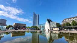 Das City-Hochhaus am Augustusplatz in Leipzig wurde als Universitätshochhaus errichtet und wird heute auch als Panorama-Tower vermarktet.