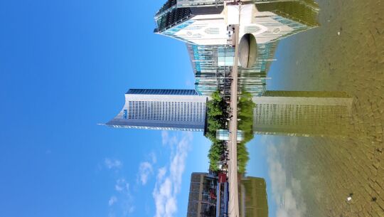 Das City-Hochhaus am Augustusplatz in Leipzig wurde als Universitätshochhaus errichtet und wird heute auch als Panorama-Tower vermarktet.