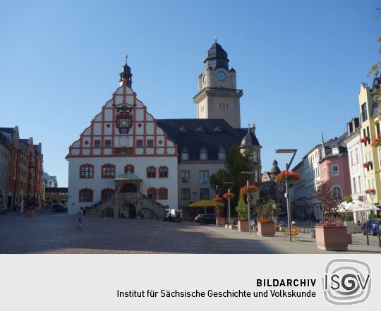 Das Alte Rathaus in Plauen und der Turm des Neuen Rathauses.