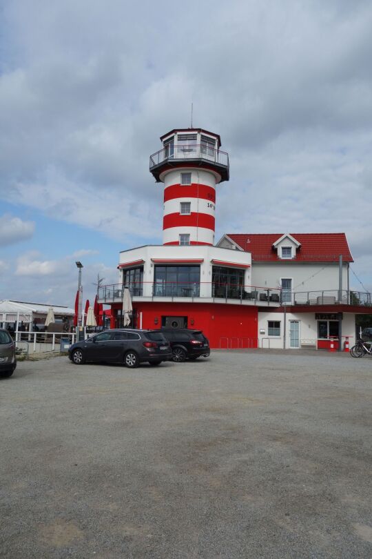 Das Hotel Der Leuchtturm am Geierswalder See.